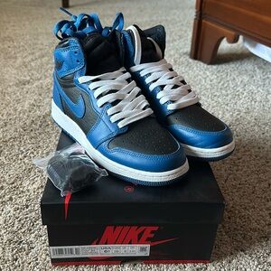 Retro Jordan 1s “Marina Blue” GS Size 6.5y
Great Condition - worn once